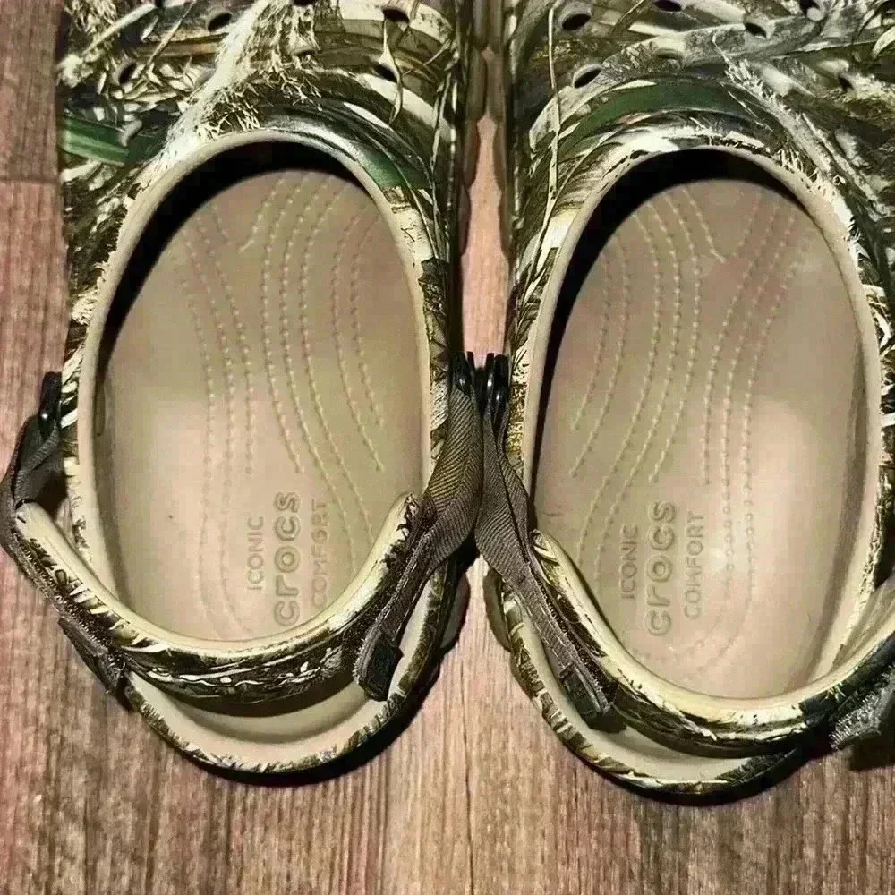 Crocs Camo All-Terrain Clog Mens Size 5 Women’s size 7 Adjustable Strap EUC‎